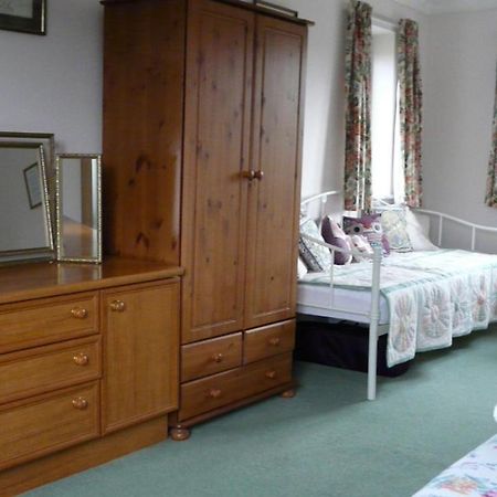 Bramley Cottage Holidays Чичестър Екстериор снимка
